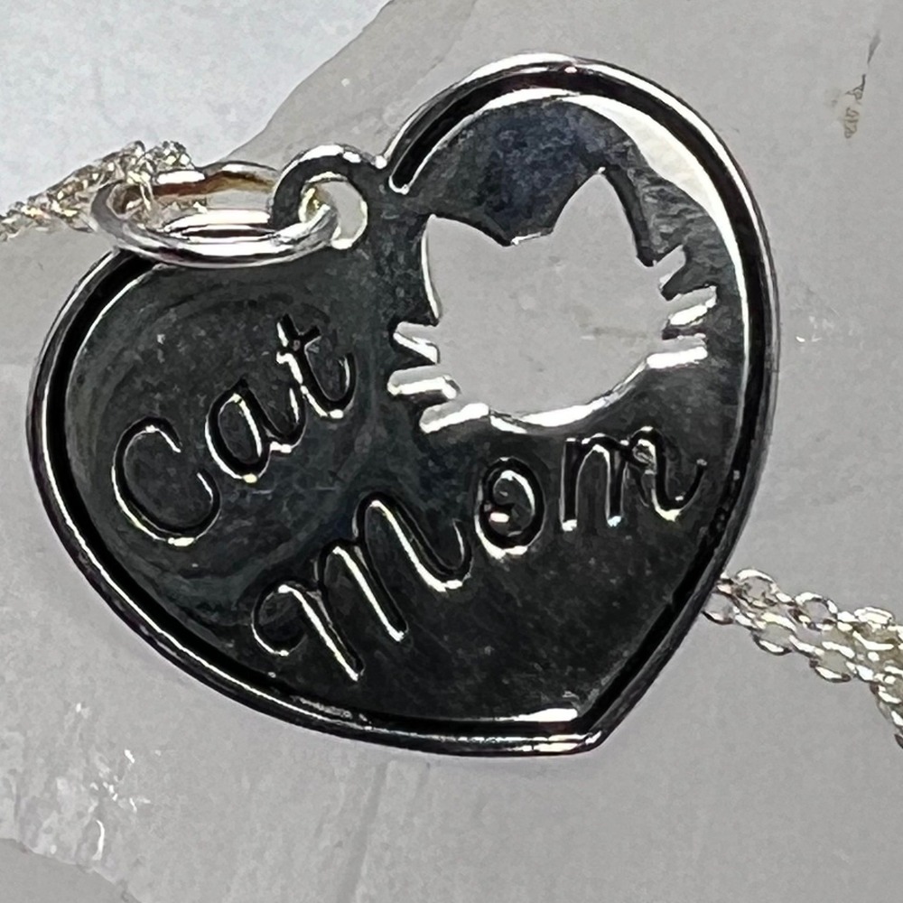 Avon Sterling Silver Cat Mom Heart Pendant Necklace 925 Silver with Box Pouch